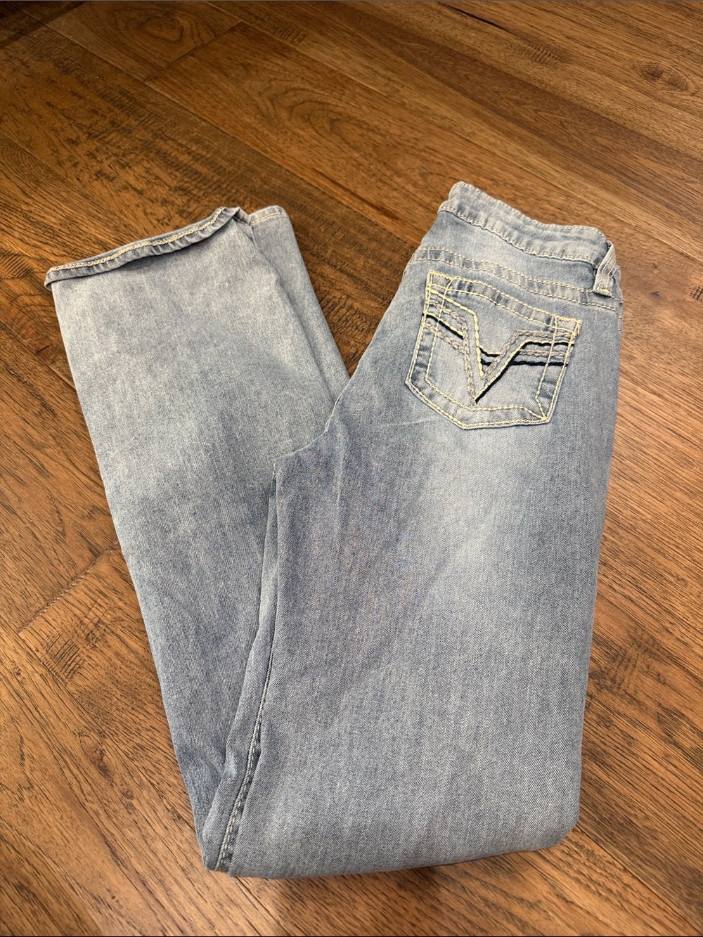 Vigoss Light Blue Straight Women's Jeans with Contrast Pocket Stitching